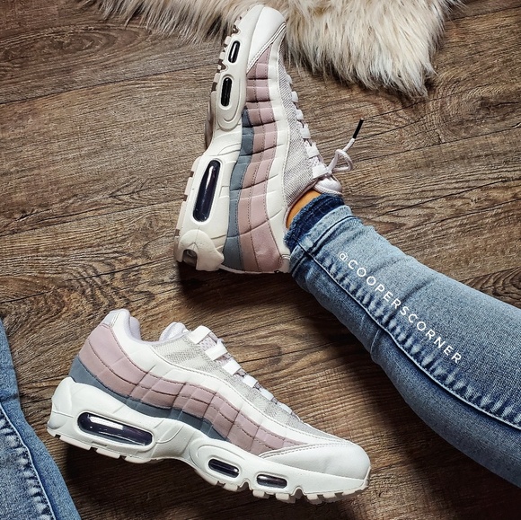 Nike Shoes - NEW Nike Air Max 95